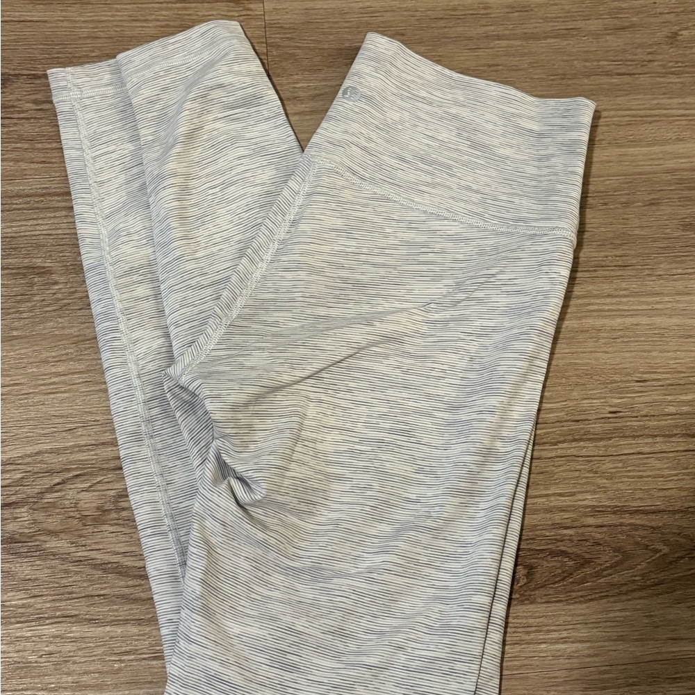 Lululemon Athletica Women's Light Gray Leggings